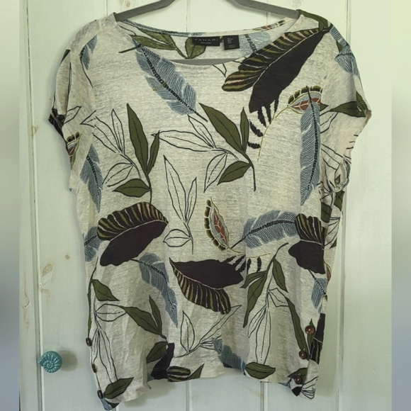 Tahari 100 % Linen Tropical Leaf Button Side Top - Picture 1 of 6